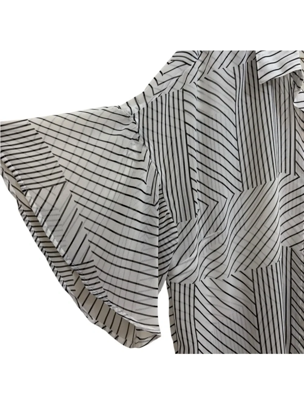 CABi contemporary white black striped button down blouse bell sleeve size large - Picture 6 of 13